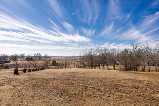 374 Arrowhead Lane, Lisbon, IA 52253