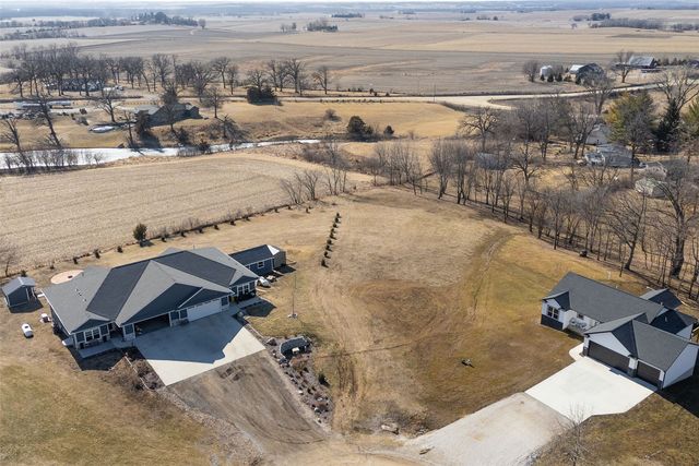 374 Arrowhead Lane, Lisbon, IA 52253