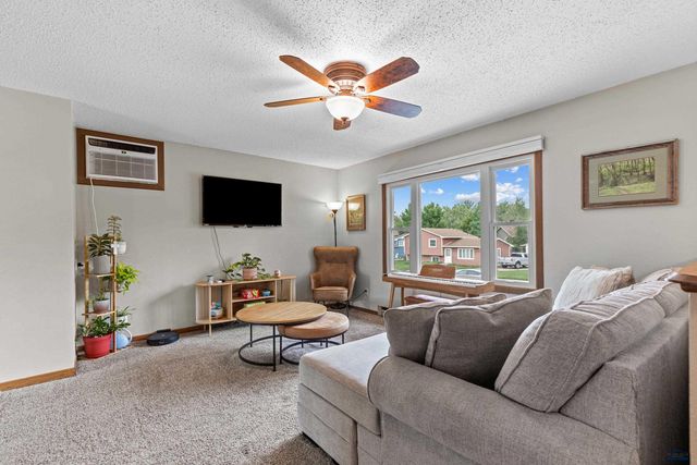3226 HALL, Rapid City, SD 57702