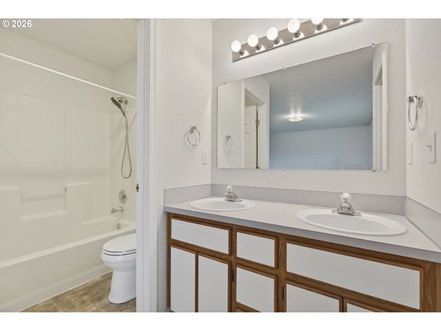 3903 Ne 35TH Cir, Vancouver, WA 98661