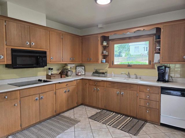 412 E Sherman Avenue, Fort Atkinson, WI 53538