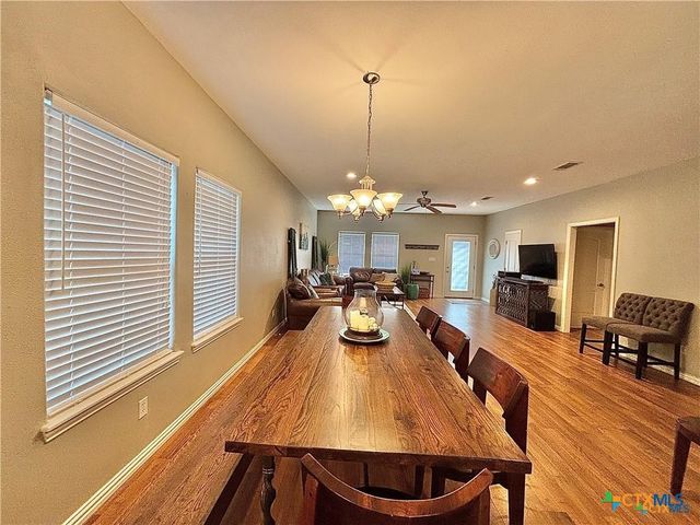 193 Coastal Oaks Loop, Port O'connor, TX 77982