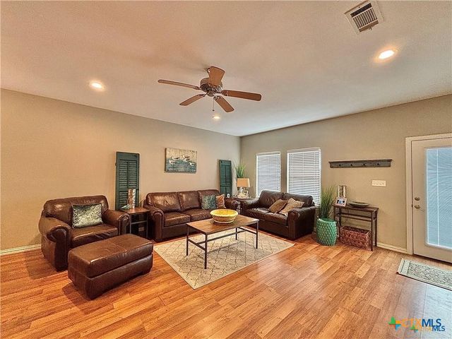 193 Coastal Oaks Loop, Port O'connor, TX 77982