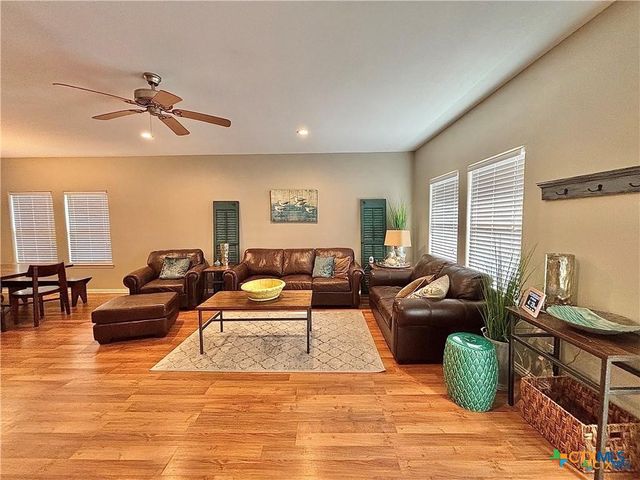 193 Coastal Oaks Loop, Port O'connor, TX 77982