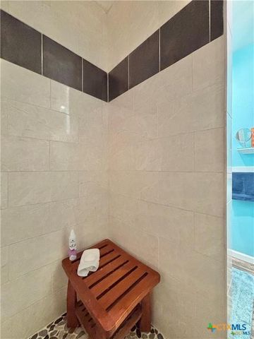 193 Coastal Oaks Loop, Port O'connor, TX 77982