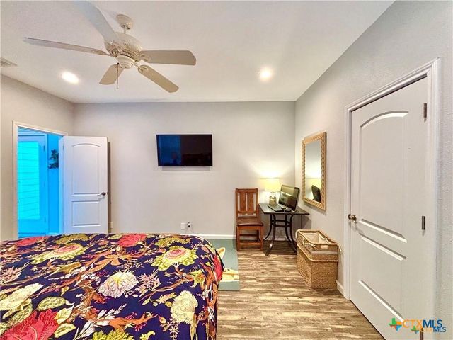 193 Coastal Oaks Loop, Port O'connor, TX 77982