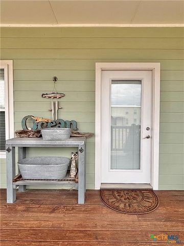 193 Coastal Oaks Loop, Port O'connor, TX 77982