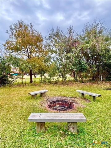 193 Coastal Oaks Loop, Port O'connor, TX 77982