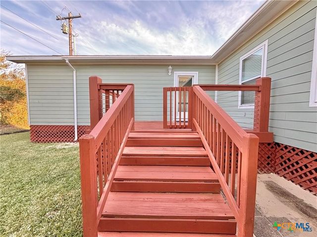 193 Coastal Oaks Loop, Port O'connor, TX 77982