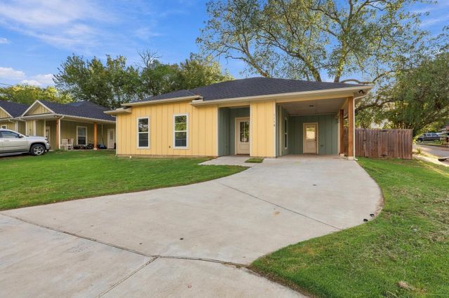 1116 S 6th Avenue, Denison, TX 75021