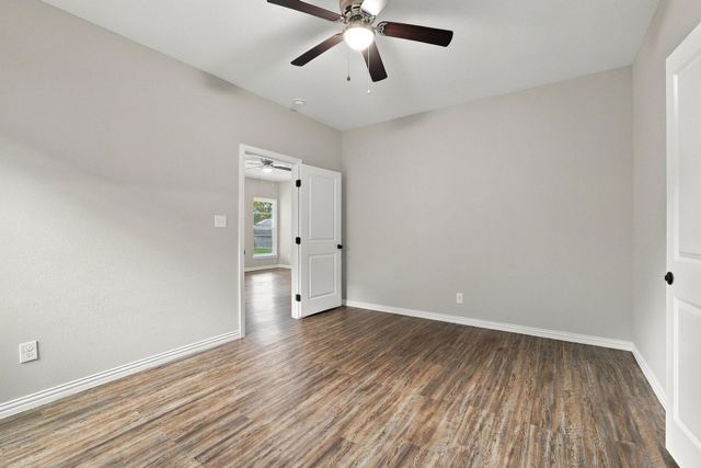 1116 S 6th Avenue, Denison, TX 75021