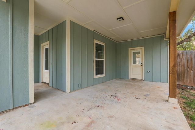 1116 S 6th Avenue, Denison, TX 75021