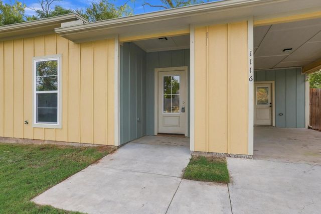 1116 S 6th Avenue, Denison, TX 75021