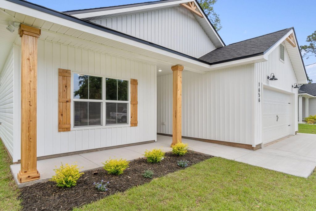 4 Coweta Road, Cantonment, FL 32533