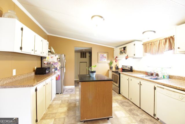 435 Cody Road, Nicholls, GA 31554