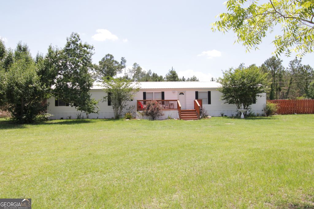 435 Cody Road, Nicholls, GA 31554