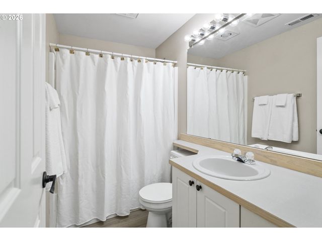 14243 Sw BARROWS Rd, Beaverton, OR 97007