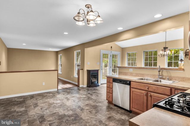 15 HOLLY HILLS LANE, Bridgeton, NJ 08302