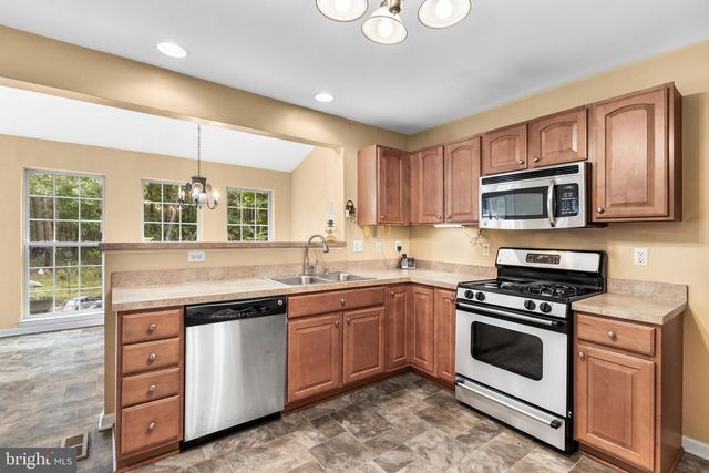 15 HOLLY HILLS LANE, Bridgeton, NJ 08302
