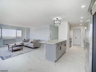377 S Harrison St 17FF, East Orange City, NJ 07018