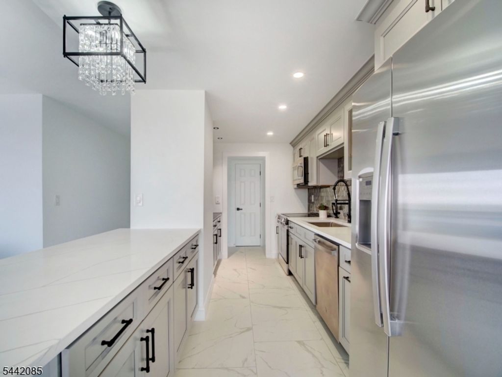 377 S Harrison St 17FF, East Orange City, NJ 07018 — photo 4