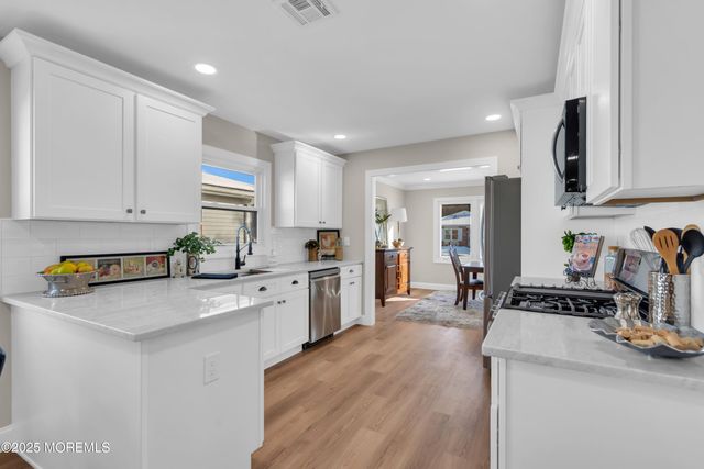 18 Meadowbrook Road, Brick, NJ 08723