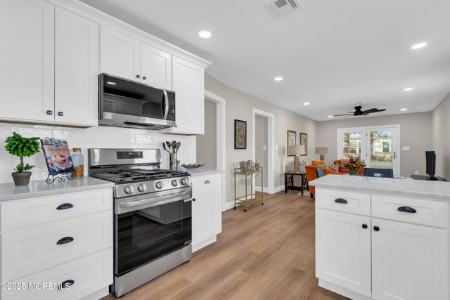 18 Meadowbrook Road, Brick, NJ 08723