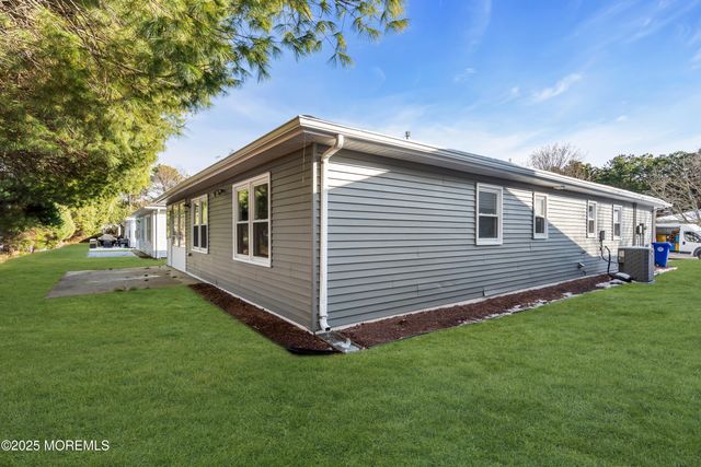 18 Meadowbrook Road, Brick, NJ 08723