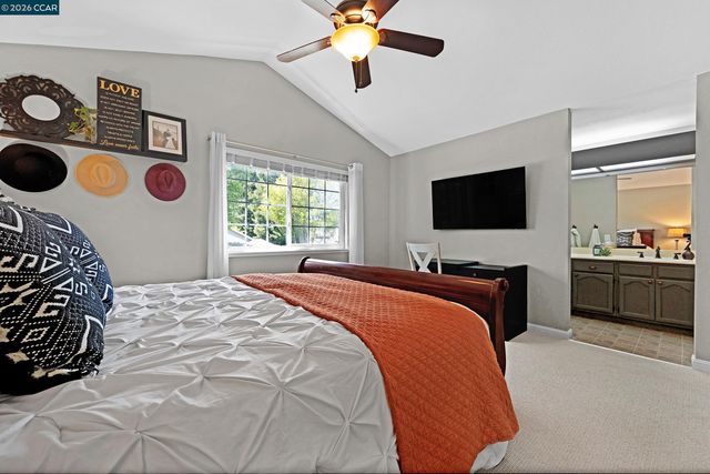 60 Rainbow Cir, Danville, CA 94506