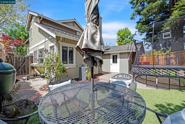 60 Rainbow Cir, Danville, CA 94506