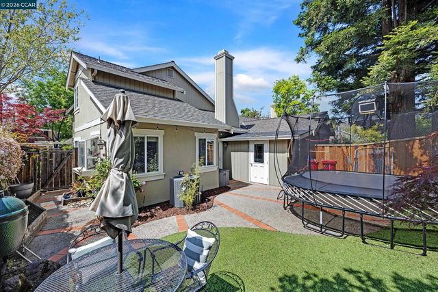 60 Rainbow Cir, Danville, CA 94506