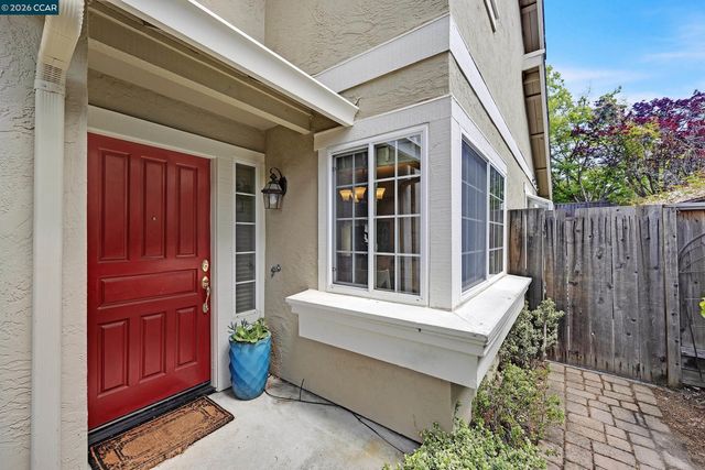 60 Rainbow Cir, Danville, CA 94506