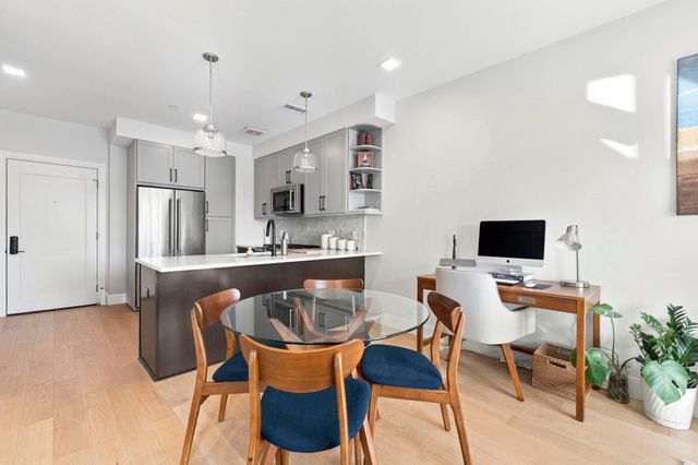 287 Maverick 403, Boston, MA 02128