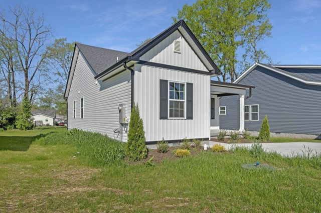 210 S Westland Ave, Gallatin, TN 37066