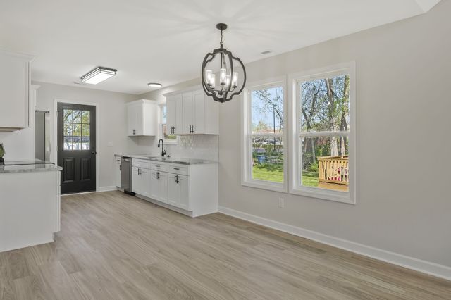 210 S Westland Ave, Gallatin, TN 37066