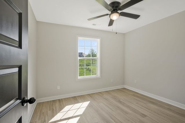 210 S Westland Ave, Gallatin, TN 37066