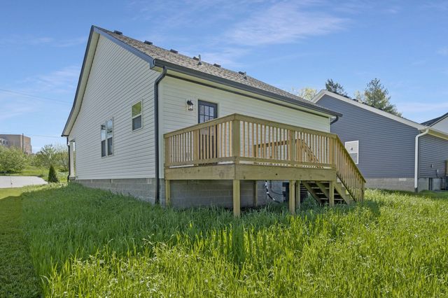 210 S Westland Ave, Gallatin, TN 37066