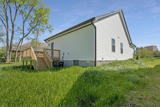 210 S Westland Ave, Gallatin, TN 37066