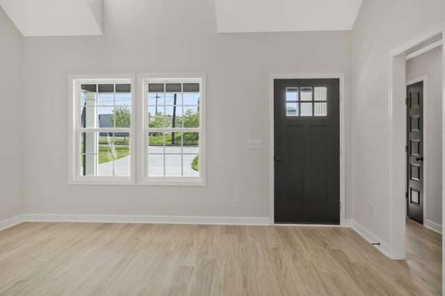 210 S Westland Ave, Gallatin, TN 37066