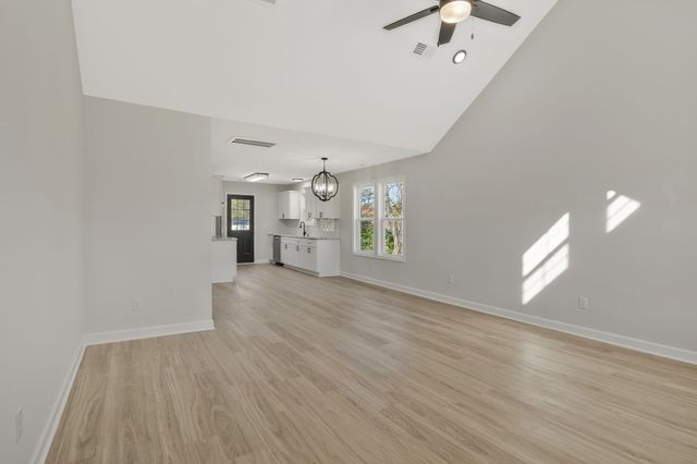 210 S Westland Ave, Gallatin, TN 37066