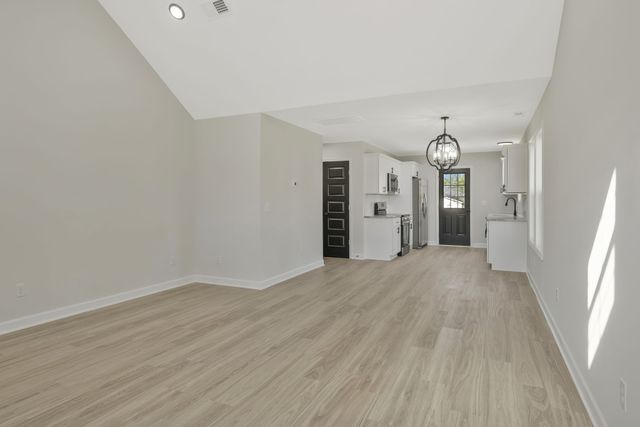 210 S Westland Ave, Gallatin, TN 37066