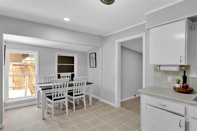 526 Roberts Avenue, Irving, TX 75060
