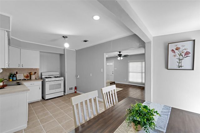 526 Roberts Avenue, Irving, TX 75060