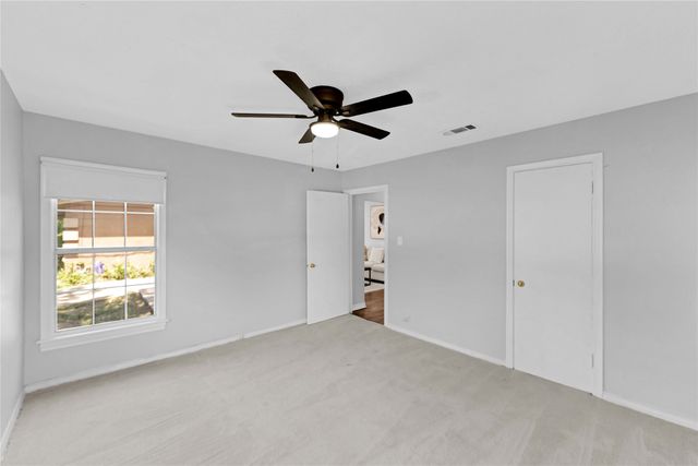 526 Roberts Avenue, Irving, TX 75060