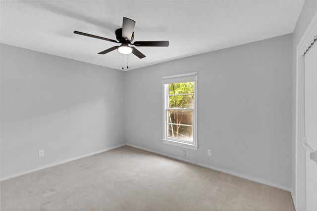 526 Roberts Avenue, Irving, TX 75060