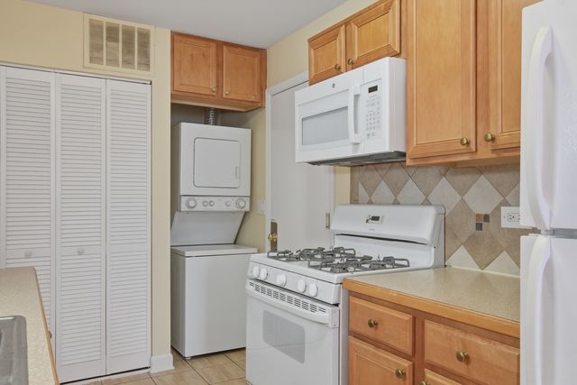 460 N Lake Shore Drive 460, Palatine, IL 60067