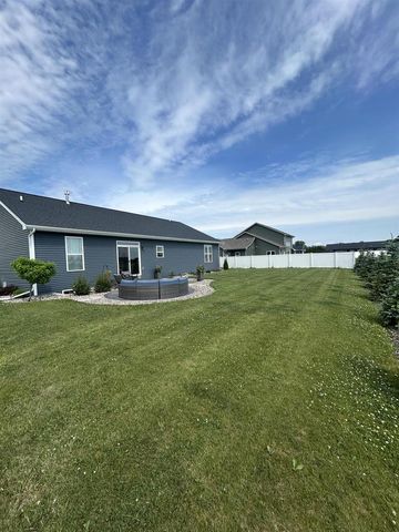 3700 RIDGECREST LANE, Kaukauna, WI 54130
