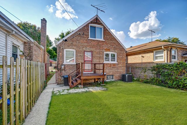 9041 S East End Avenue, Chicago, IL 60617