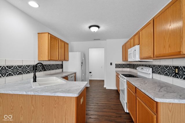612 Cembra Drive, Greenwood, IN 46143