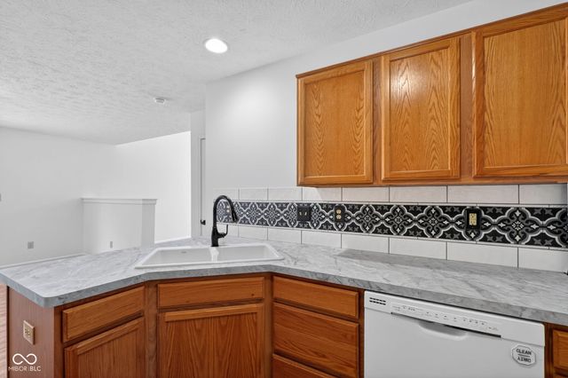 612 Cembra Drive, Greenwood, IN 46143